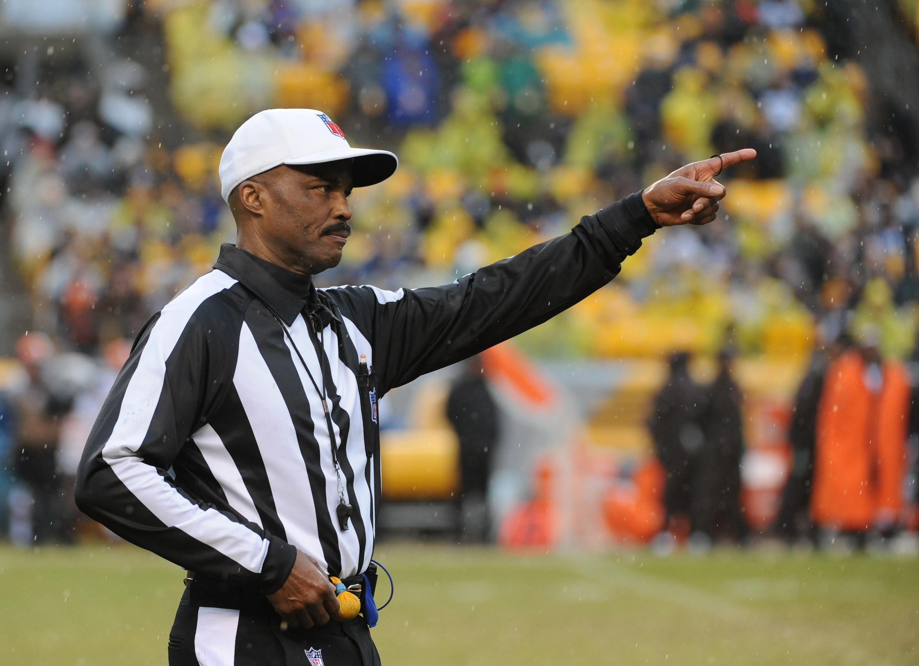 Cleveland Browns v Pittsburgh Steelers